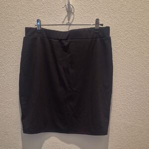 Elegant Black Women's Skirt